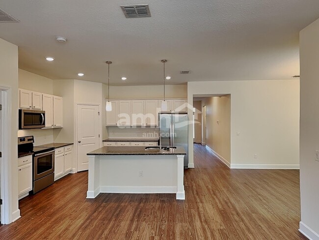 Photo - 233 Crestrun Loop