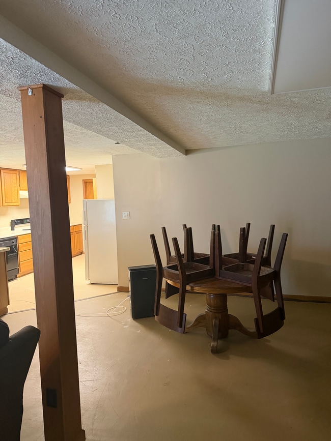 Photo - 421 Oak Grove Rd