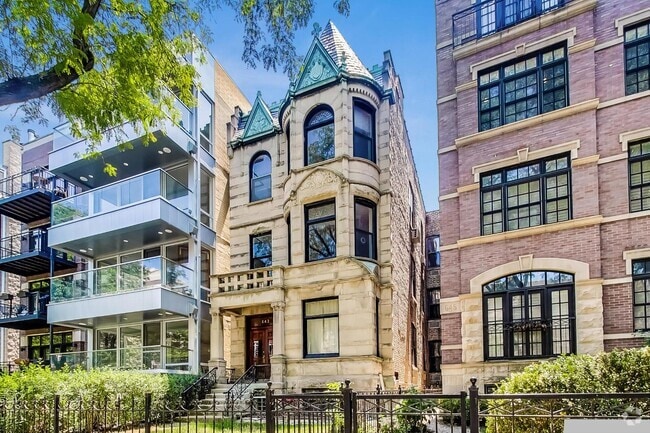 Building Photo - 643 W Wrightwood Ave Unit 1 Rental