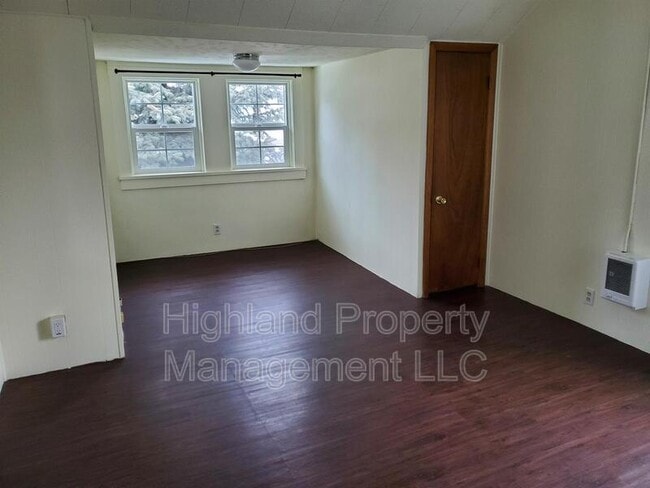 Photo - 327 W Main St Unit #B (Upper)