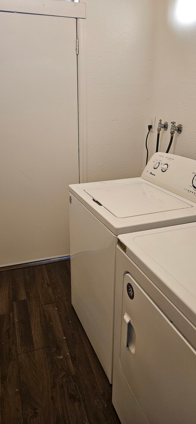 Photo - 609 E Main St