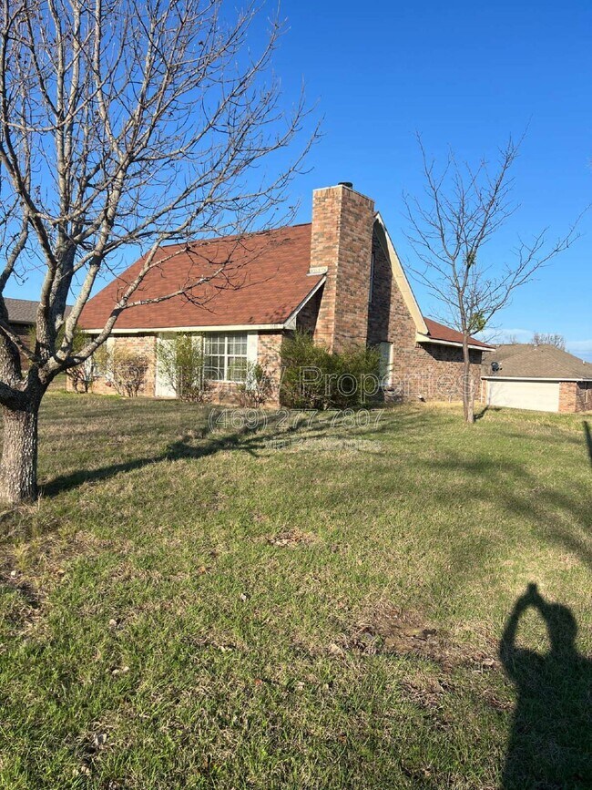 Photo - 1001 Weiss Ave