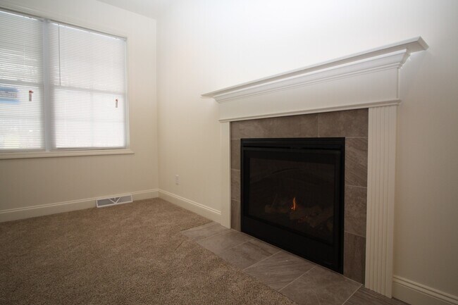 Photo - Waterford Ave Unidad 23A