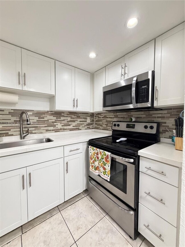 Photo - 2201 W 52nd St