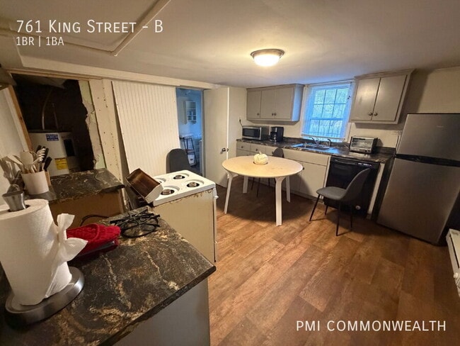 Photo - 761 King St Unit B