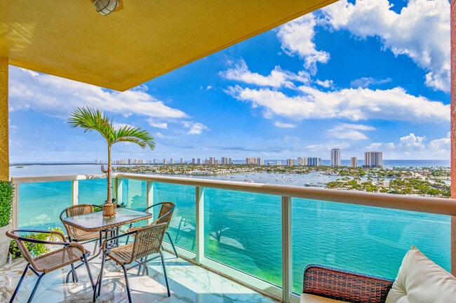 Building Photo - 2640 Lake Shore Dr Unit 2014