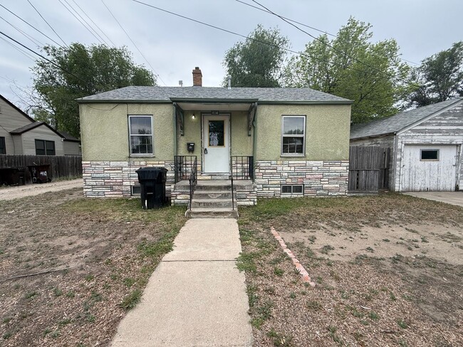 Building Photo - Two bedroom, One and half bathroom house, with additional living room, and bonus room!