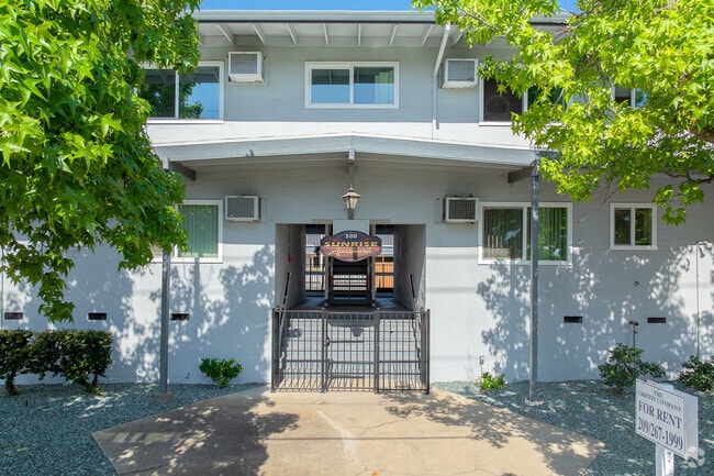 Sunrise Apartments - Sunrise Apartments
