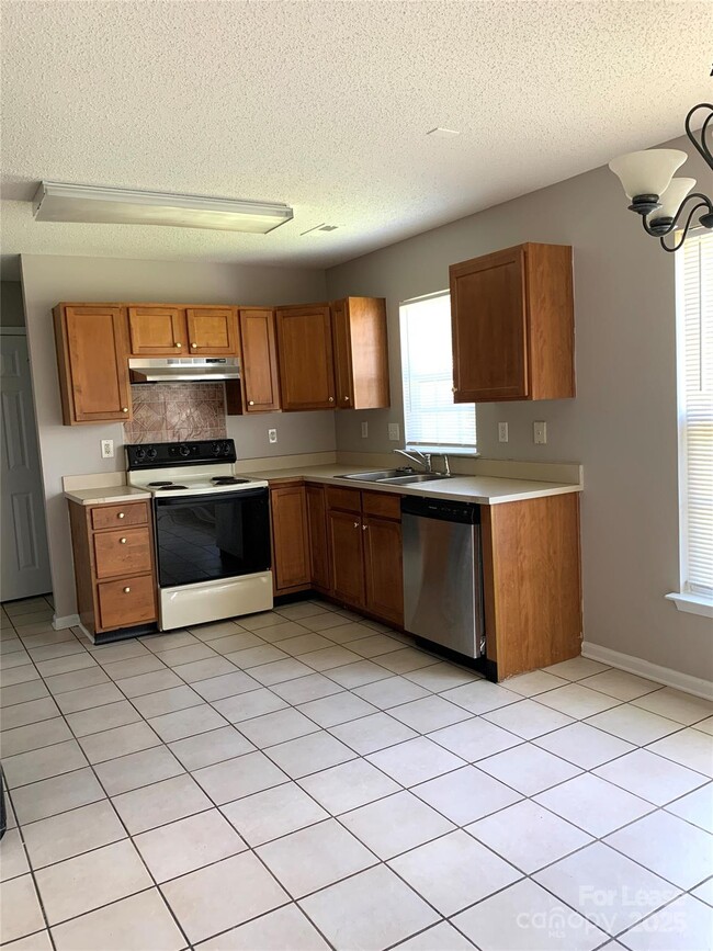 Photo - 4010 Woolcott Ave