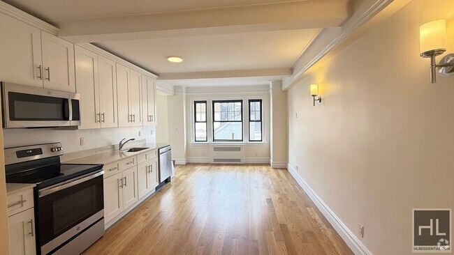 Building Photo - Christopher Street Rental