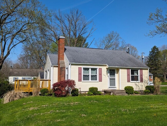 AVAILABLE NOW! - 2 Bedroom / 1 Bath Home i... - AVAILABLE NOW! - 2 Bedroom / 1 Bath Home i...