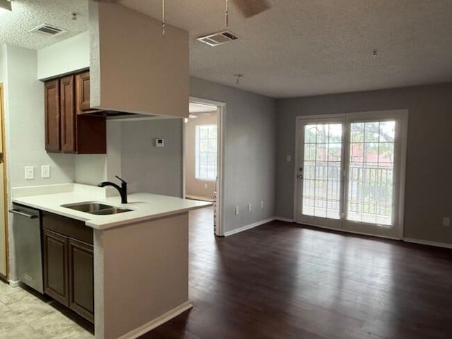 Photo - 208 Afton Square Unit 204