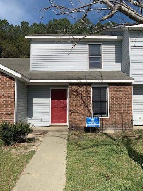 Building Photo - "Charming 2-Bedroom Retreat with 2.5 Baths... Unit B