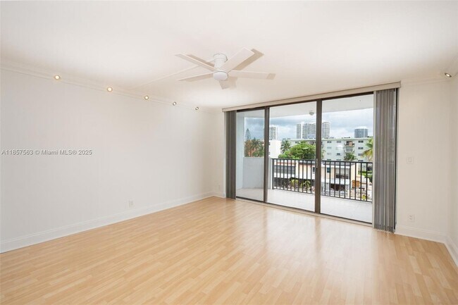 Photo - 3703 NE 166th St Unit 408
