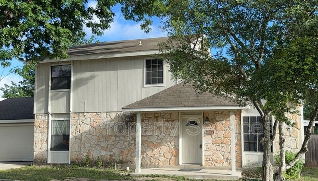 Building Photo - 724 Sunshadow Dr Rental
