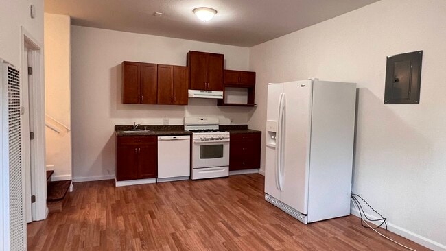 Building Photo - Del Oro #B Rental