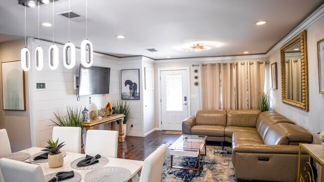 Building Photo - 660 Sunnyside Ave Unit ID1471797P