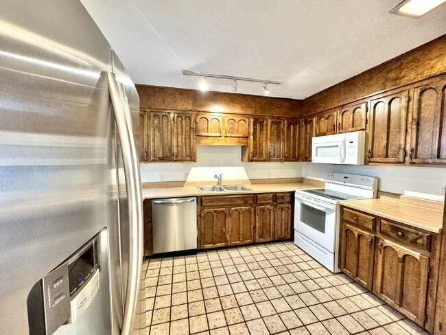 Photo - 300 Cherry St