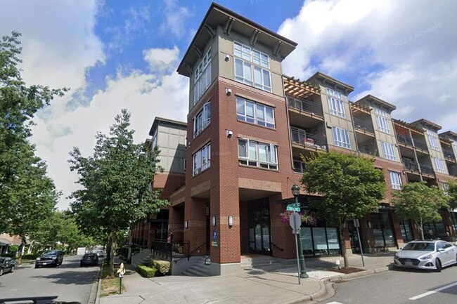 Bright Top-Floor Condo in the Heart of the... - Bright Top-Floor Condo in the Heart of the... Unit #N-406