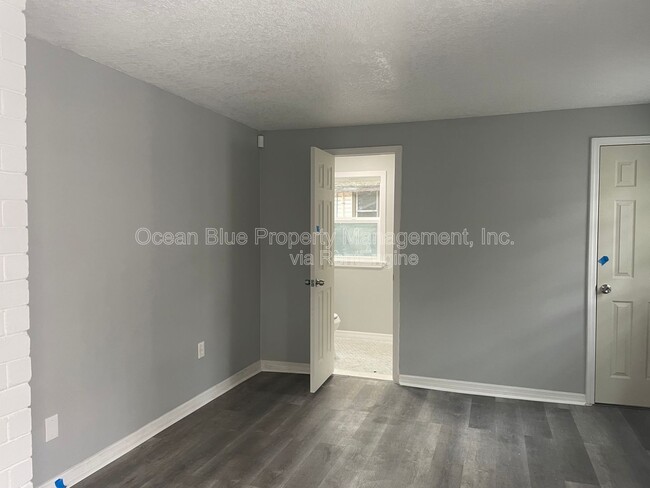 Photo - 2010 E Waters Ave