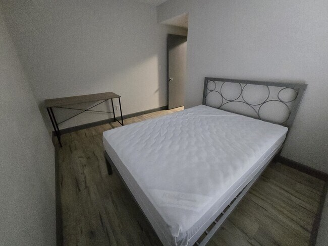 Photo - 258B-258B Sunview St