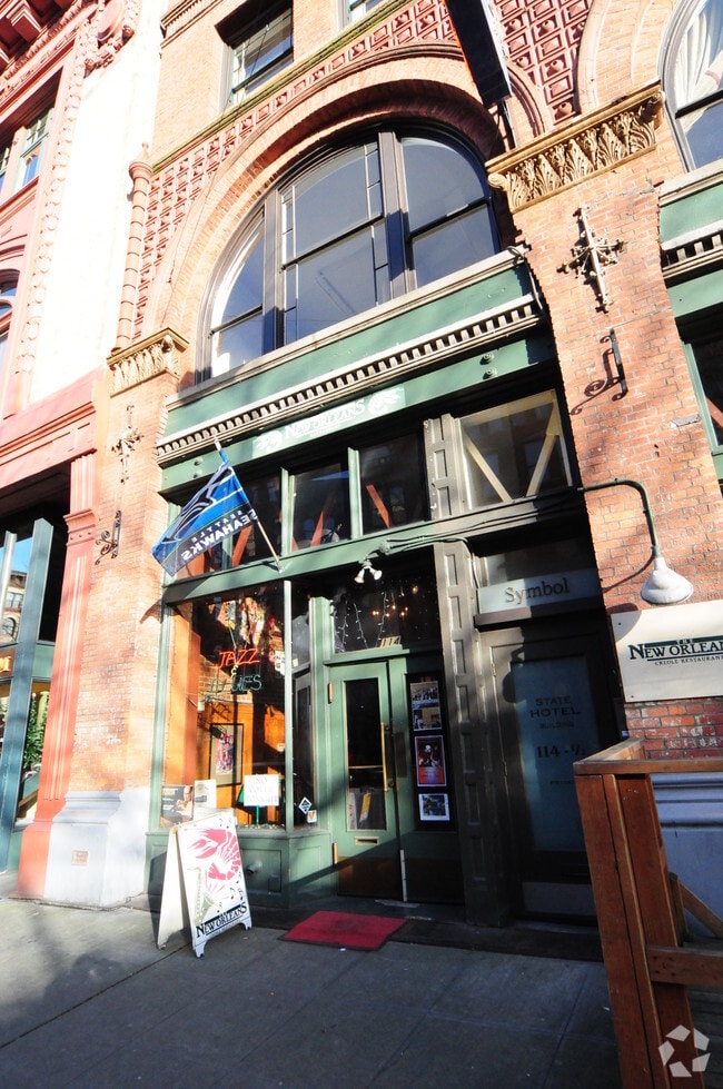 Primary Photo - 114 1st Ave S