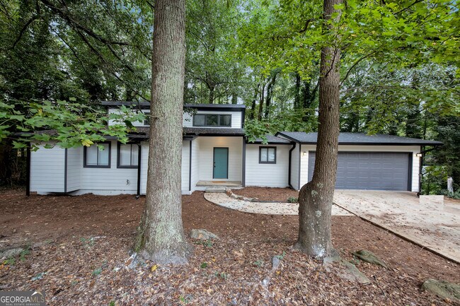 85 Wilhelmina Dr