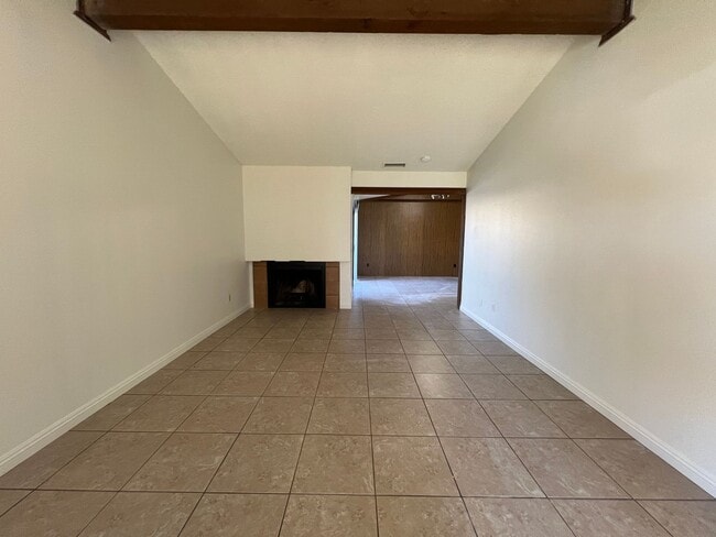 Photo - Lovely Duplex Next To Dining, Shopping, and More.