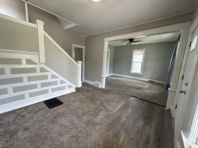 Building Photo - 216 15th St NE Rental