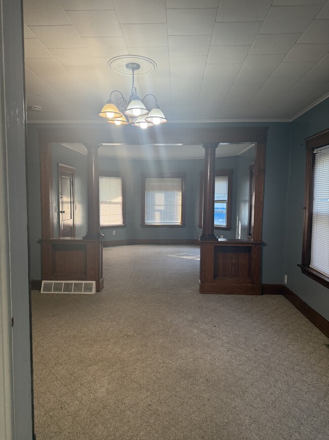 Building Photo - 41 Elm St Unit 2 Rental