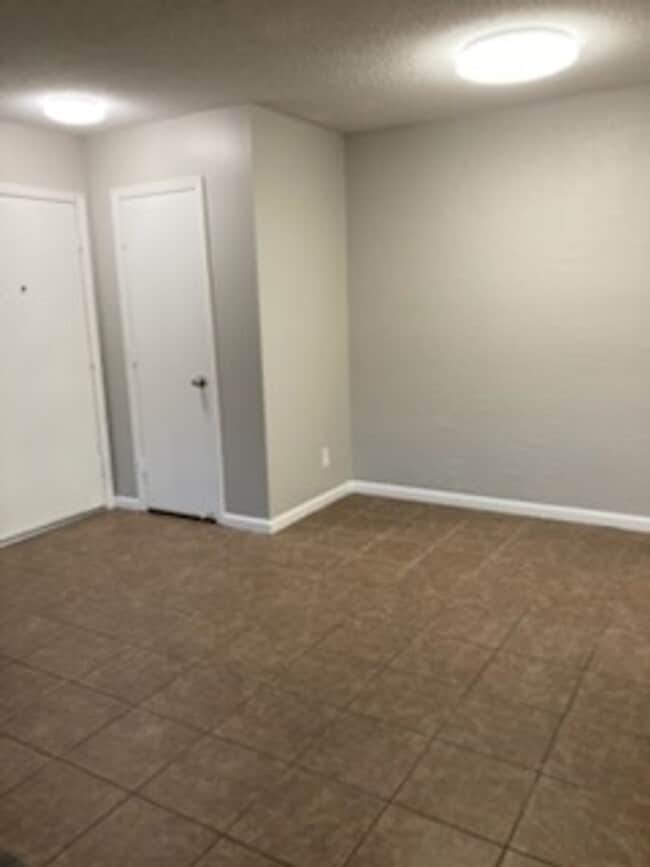 Photo - SW 1 bedroom 1 bath apartment for rent Unit 2220 #14