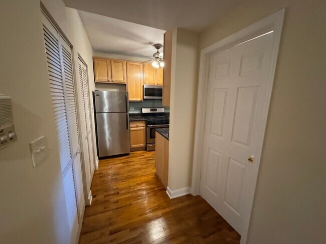 Photo - 2257 W Rosemont Ave Unit 1