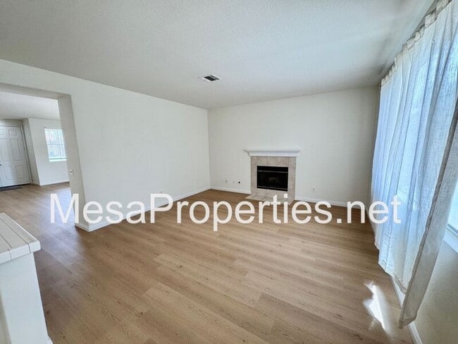 Photo - 6695 Goldy St