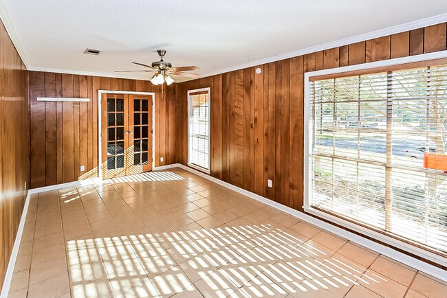 Photo - 4000 Sandra Ln