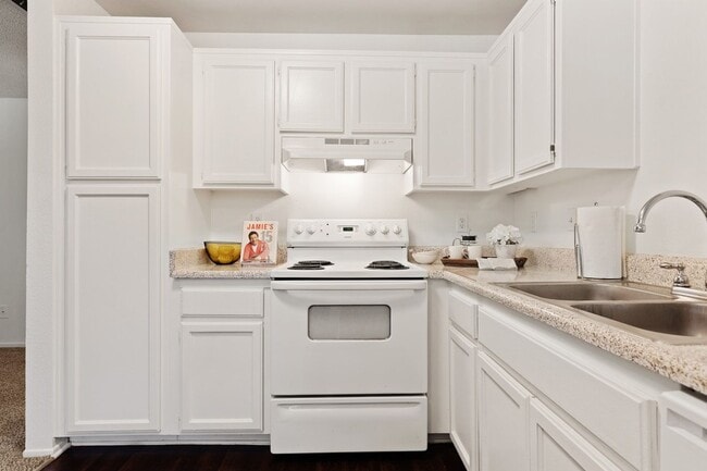 Aventine Court Apartment Homes