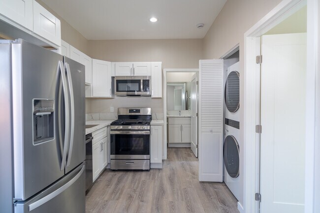 Building Photo - 5037 Art St