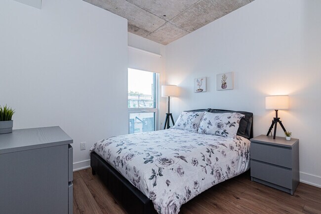 Photo - 1635 Rue St-Hubert Unit SI ID1261782P