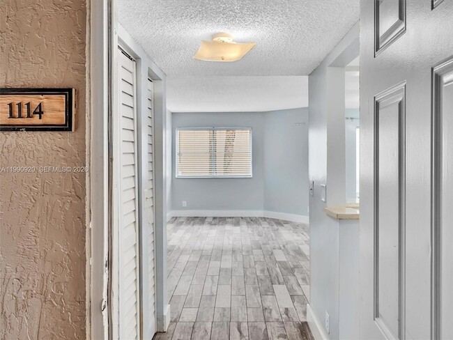 Photo - 9777 Westview Dr Unidad 1114