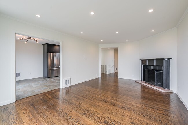 Photo - Panoramic SF Views, Elevated Cul-de-Sac Home in Eureka Valley