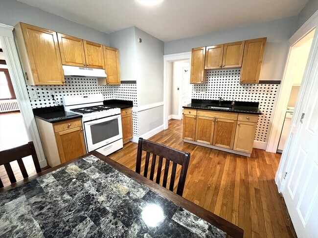 Photo - 130 Grove St Unidad 2 Rental