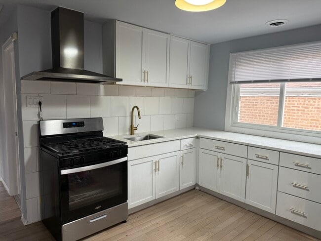 Building Photo - 2807 N 74th Ct Unit 3a