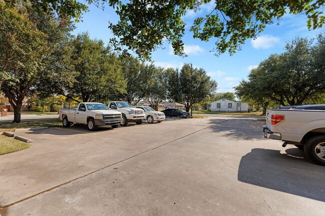 Photo - 1521 Bagby Ave Unit F