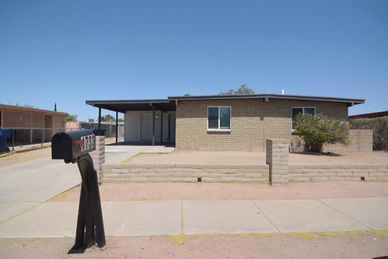 Remodeled 3 Bedroom 2 Bath House! South Tu... - Remodeled 3 Bedroom 2 Bath House! South Tu...
