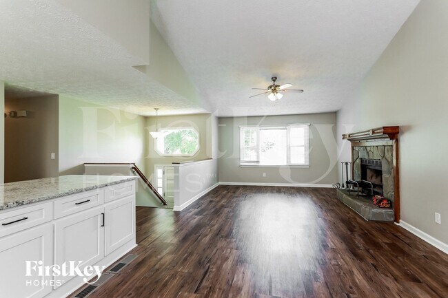 Photo - 2097 Blackberry Cir