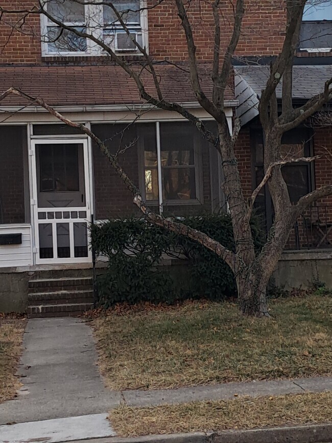 Photo - 1924 Deering Ave