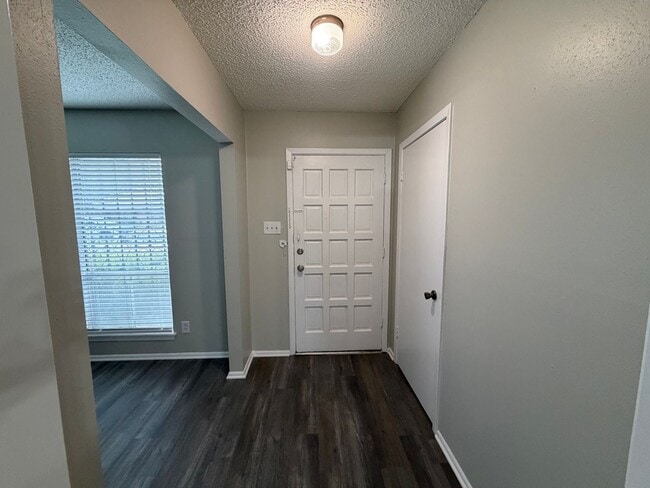 Photo - Lovely Single Story 3 Bedroom 2 Bath w/ easy access to Lackland AFB, Sea World, & Shopping