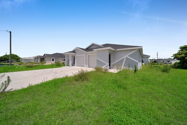 747/749 ALABAMA RD S LEHIGH ACRES FL 33974