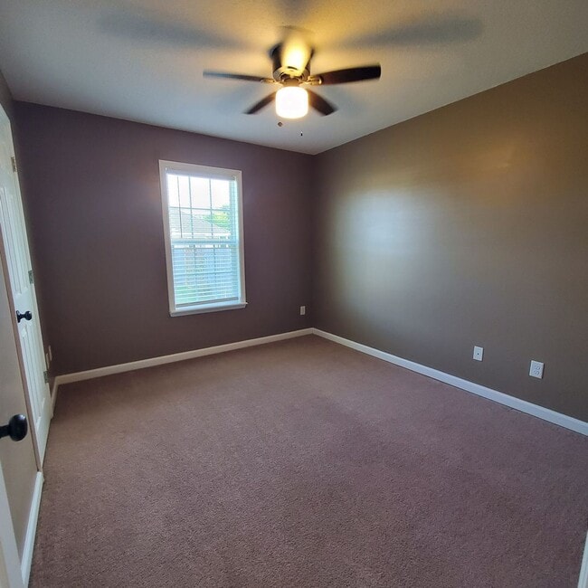 48 Moody Dr