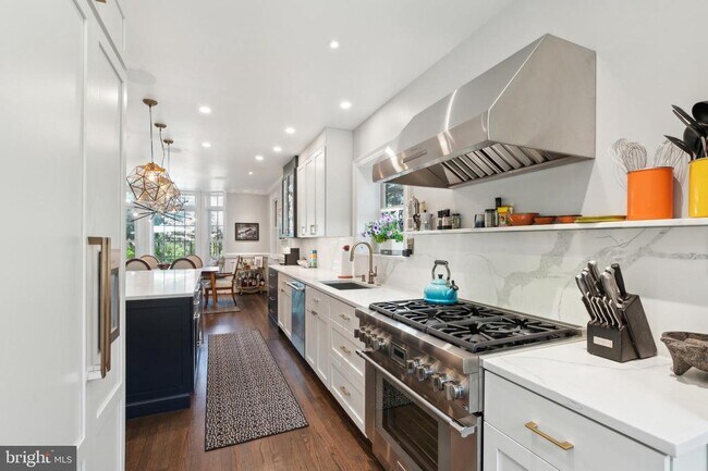 Photo - 2916 New Mexico Ave NW