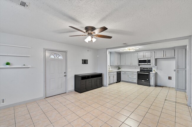 Photo - 2910 San Augustine Ave